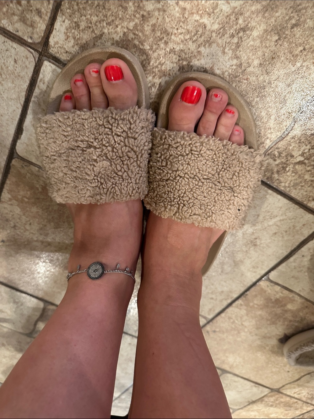 WW Steve Madden Beige Sherpa Slide Sandals Size 7